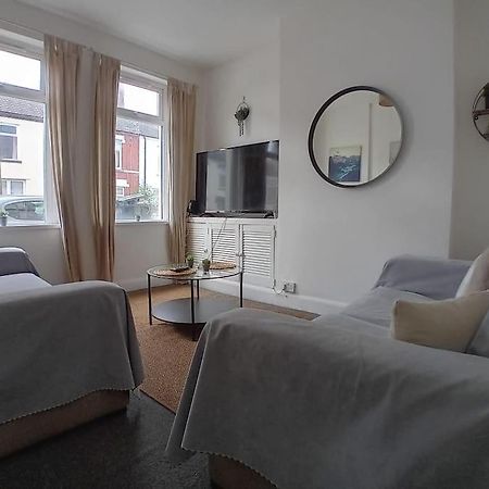 Large Family Home Central Location 3 Double Bedrooms And 1 Single Bedroom Cardiff Exteriér fotografie
