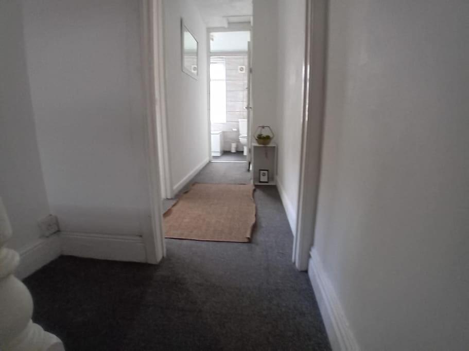 Large Family Home Central Location 3 Double Bedrooms And 1 Single Bedroom Cardiff Exteriér fotografie