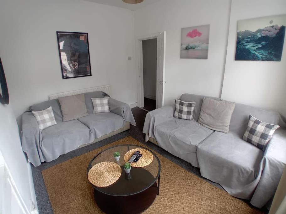 Large Family Home Central Location 3 Double Bedrooms And 1 Single Bedroom Cardiff Exteriér fotografie