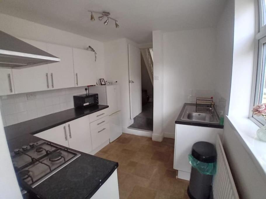 Large Family Home Central Location 3 Double Bedrooms And 1 Single Bedroom Cardiff Exteriér fotografie