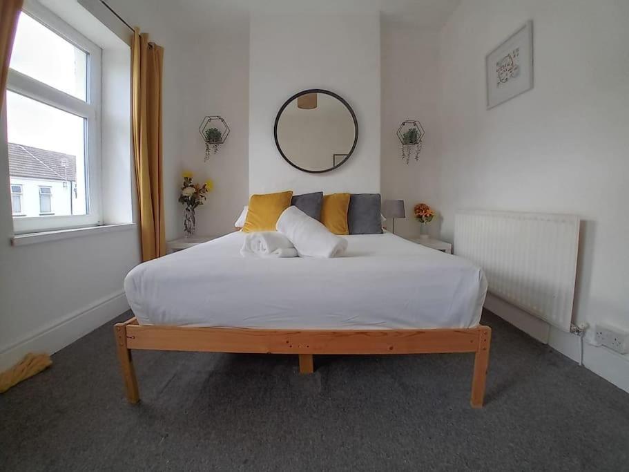 Large Family Home Central Location 3 Double Bedrooms And 1 Single Bedroom Cardiff Exteriér fotografie
