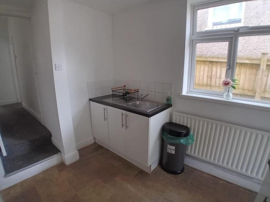 Large Family Home Central Location 3 Double Bedrooms And 1 Single Bedroom Cardiff Exteriér fotografie