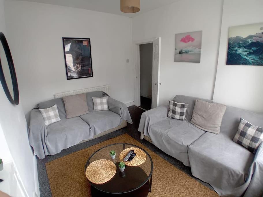 Large Family Home Central Location 3 Double Bedrooms And 1 Single Bedroom Cardiff Exteriér fotografie