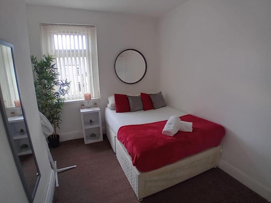 Large Family Home Central Location 3 Double Bedrooms And 1 Single Bedroom Cardiff Exteriér fotografie